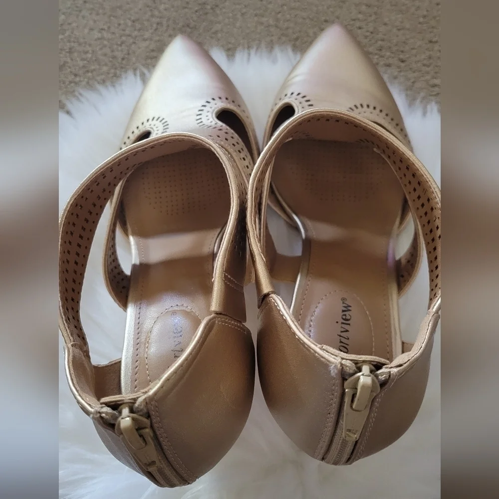 Comfortview Women's Gold Wide Width Gia Shootie Block Heels Wedding/ Party Shoes